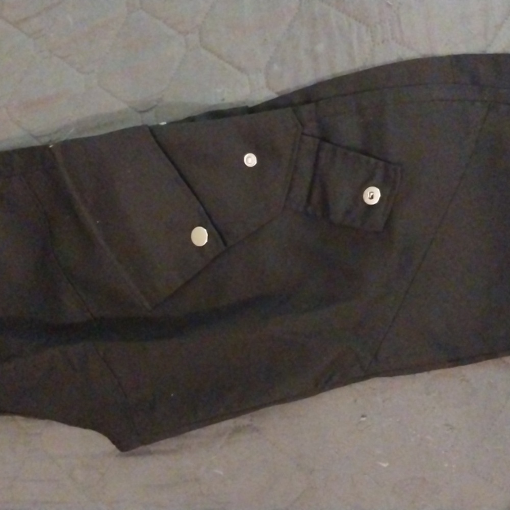 Men's small cargo pants runs big